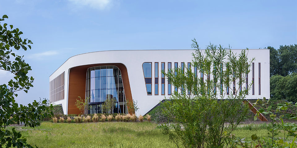 Oogcentrum Noordholland: Compact paviljoen in het groen