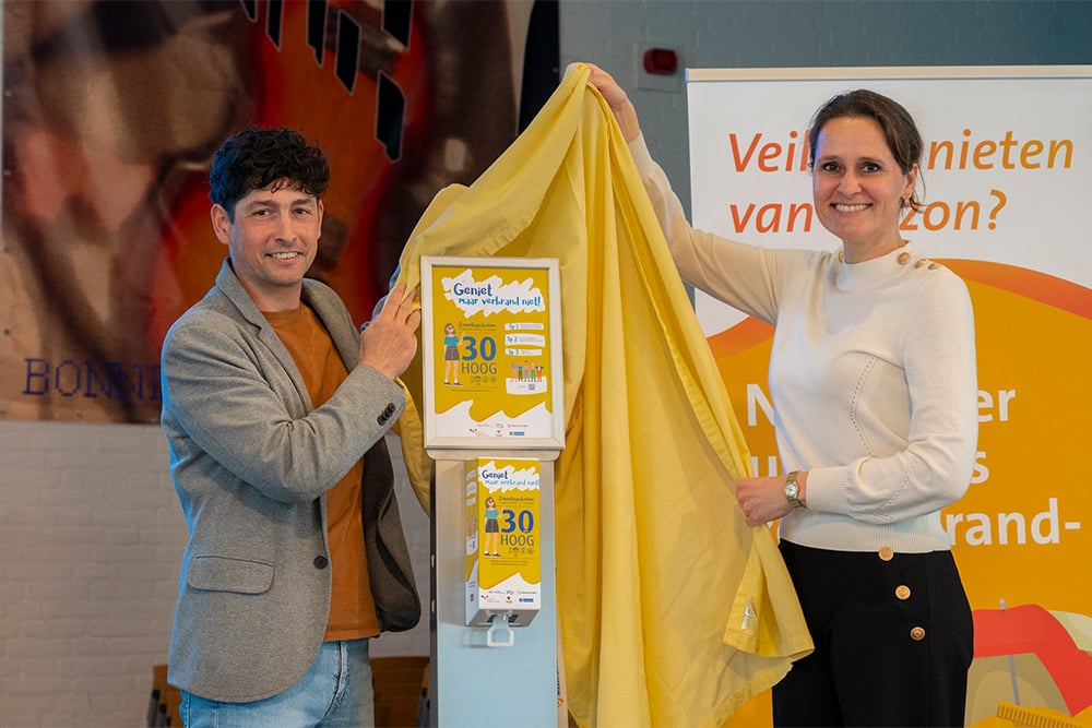 Ziekenhuizen VieCuri en MUMC+ delen gratis zonnebrandcrème en lespakket uit over zonbescherming
