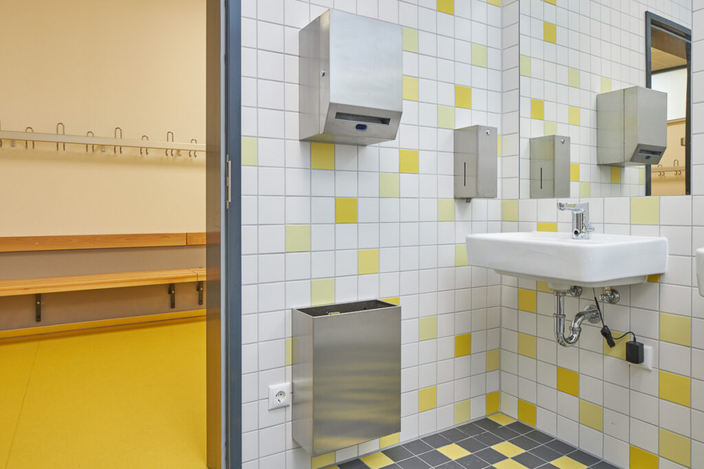 Het slim inrichten van sanitaire ruimtes in scholen en zorgfaciliteiten